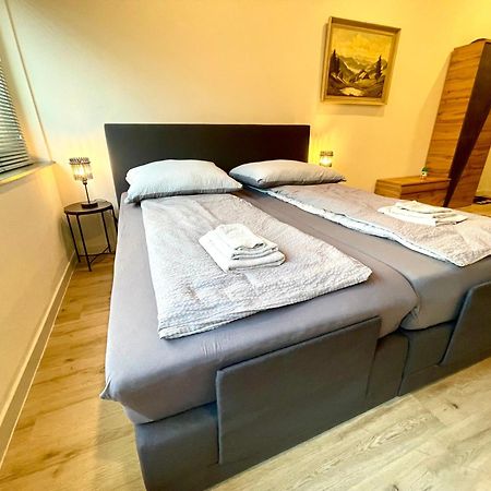 Neu Schwarzwald Zimmer Am Schloessle Goldstadt Pforzheim Dış mekan fotoğraf