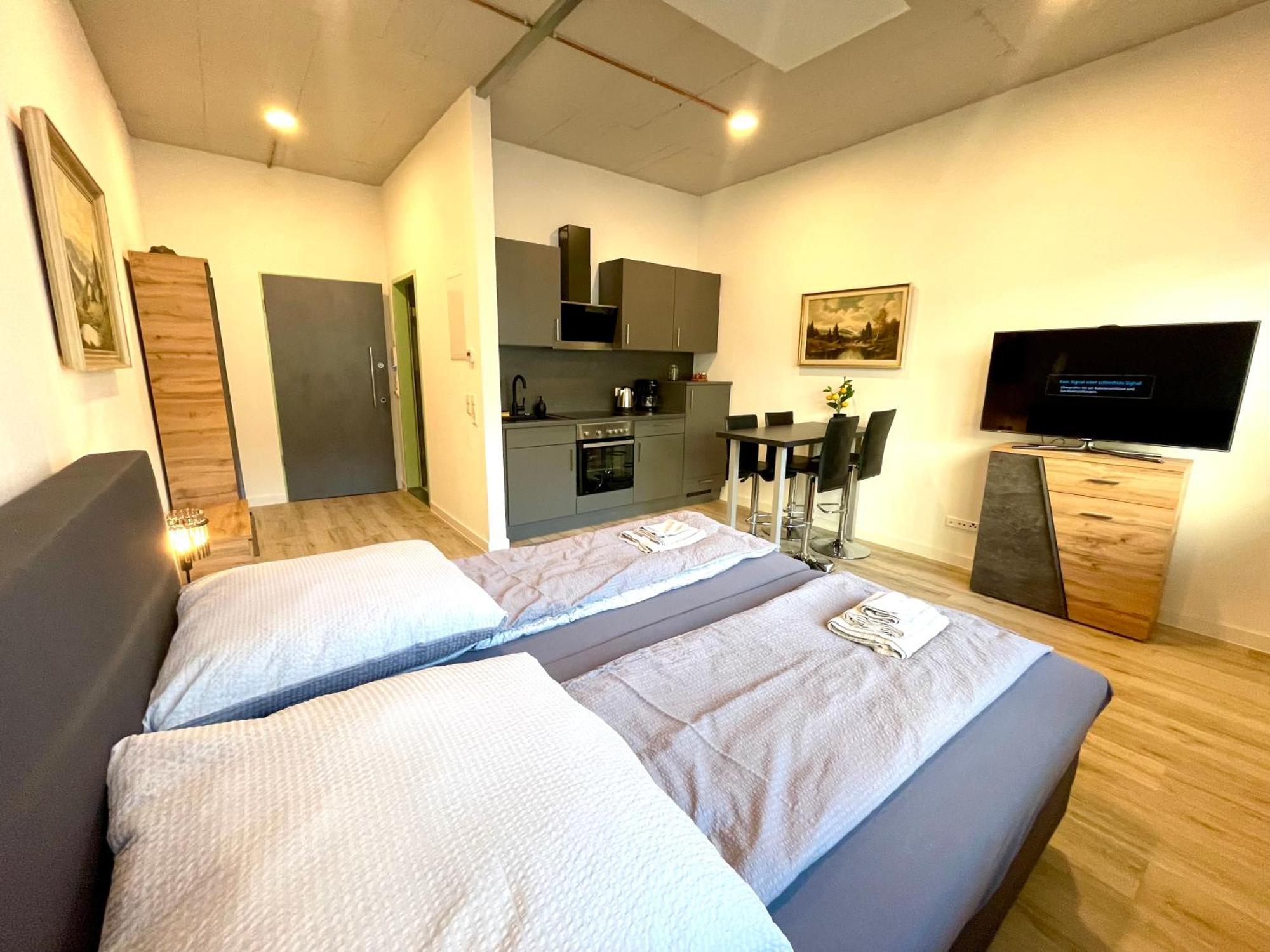 Neu Schwarzwald Zimmer Am Schloessle Goldstadt Pforzheim Dış mekan fotoğraf