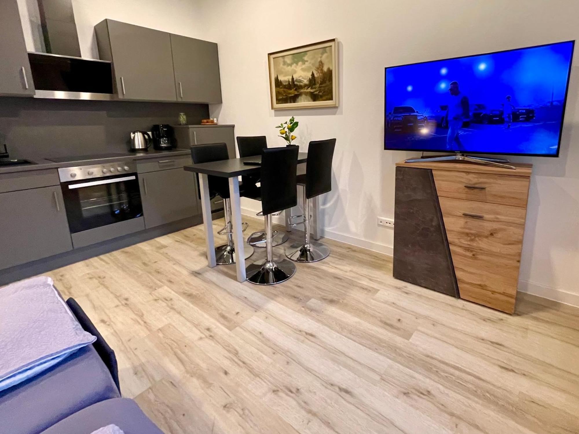 Neu Schwarzwald Zimmer Am Schloessle Goldstadt Pforzheim Dış mekan fotoğraf