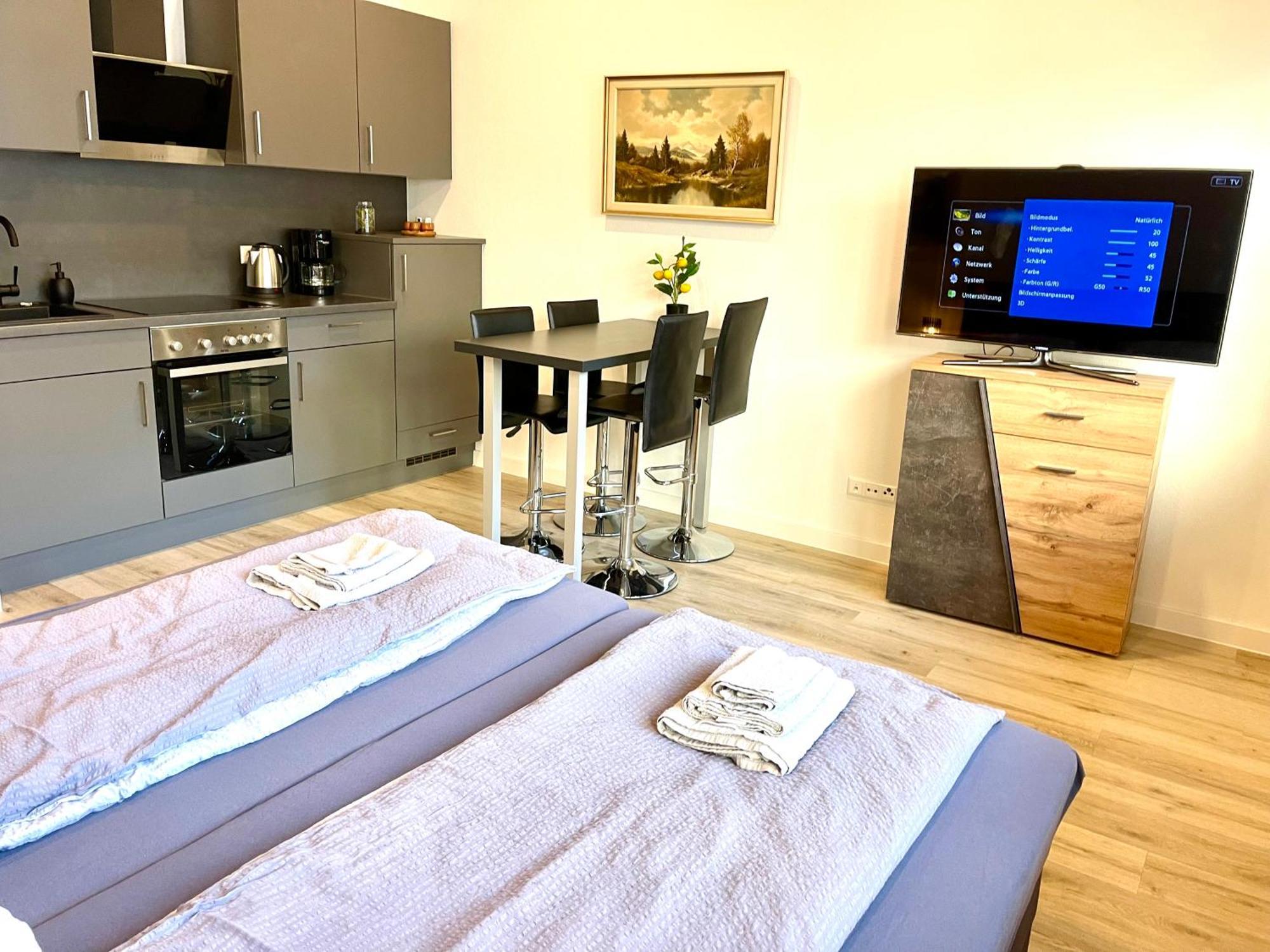 Neu Schwarzwald Zimmer Am Schloessle Goldstadt Pforzheim Dış mekan fotoğraf