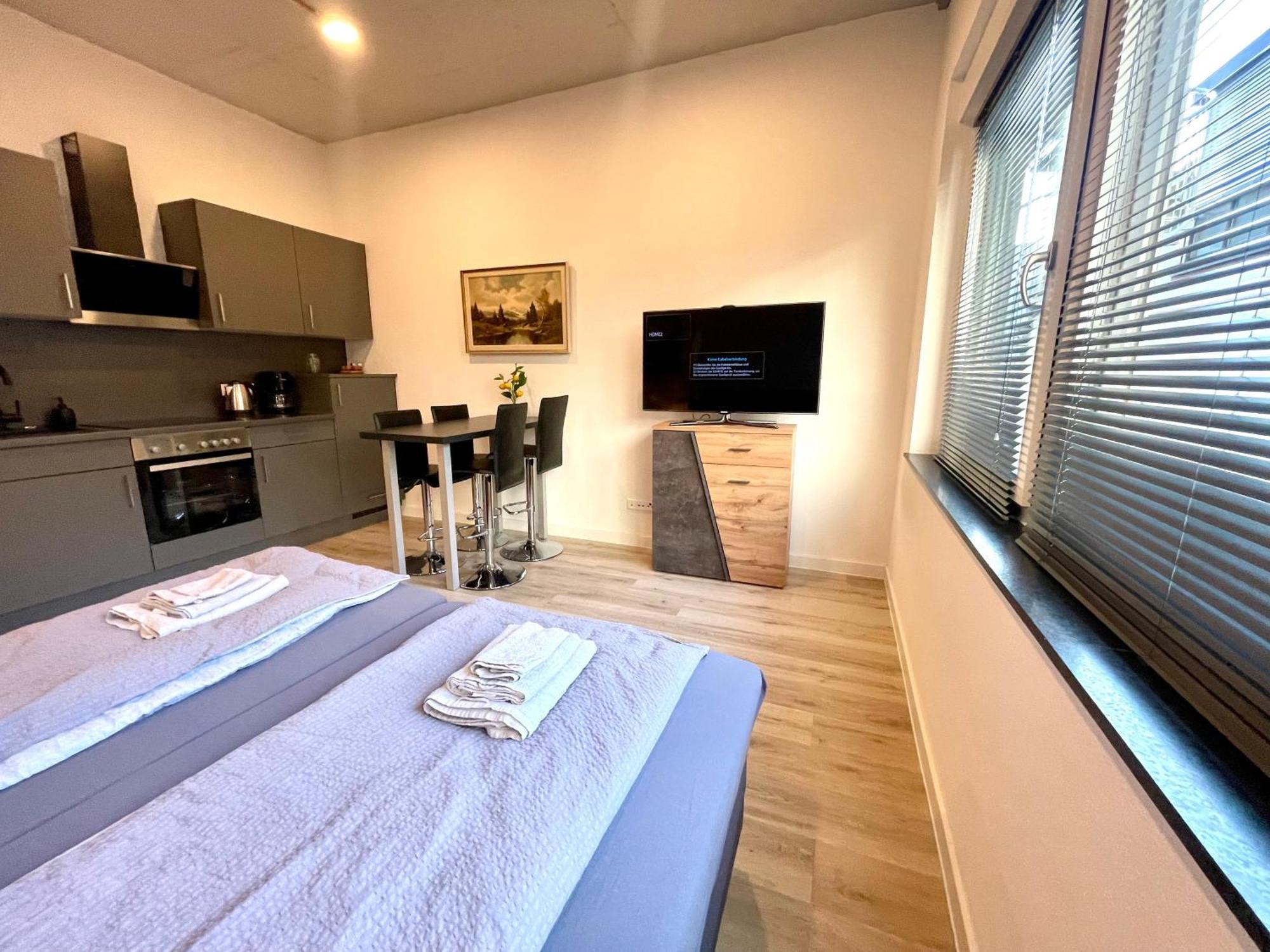 Neu Schwarzwald Zimmer Am Schloessle Goldstadt Pforzheim Dış mekan fotoğraf